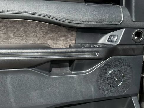 Used 2018 Ford Expedition Limited w/ Equipment Group 302A RWD image 28