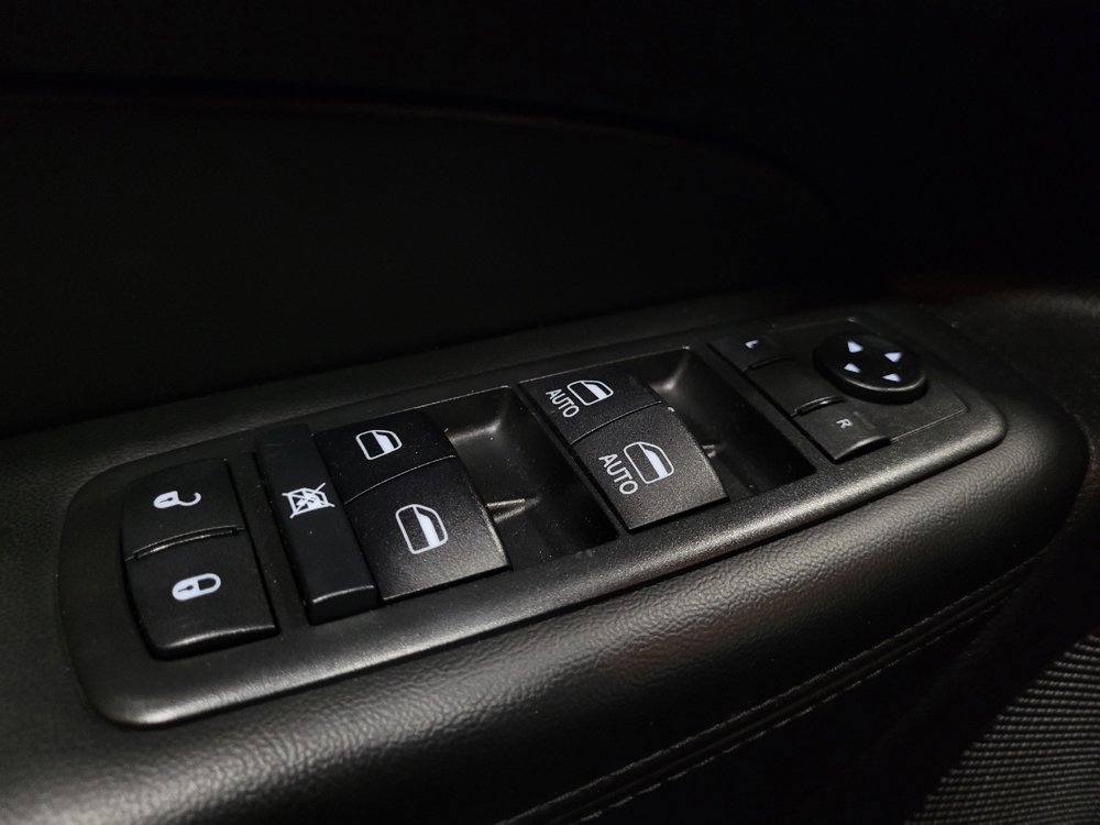 Used 2019 Jeep Grand Cherokee Altitude AWD/4WD image 27