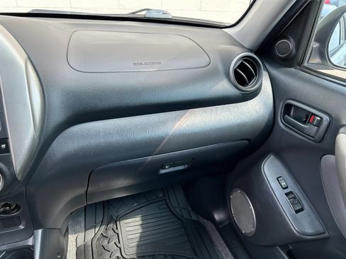 Used 2005 Toyota RAV4 2WD w/ Sport Pkg image 22
