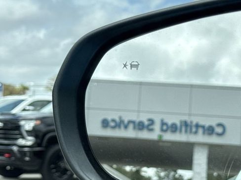 New 2026 Chevrolet Trax LT w/ Driver Confidence Package image 16