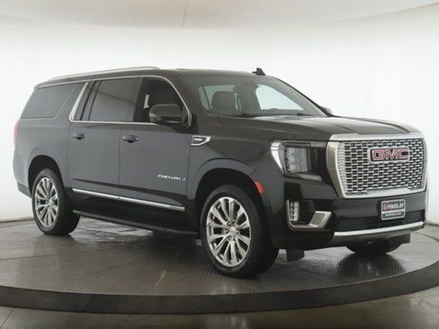 Used 2024 GMC Yukon XL Denali image 2