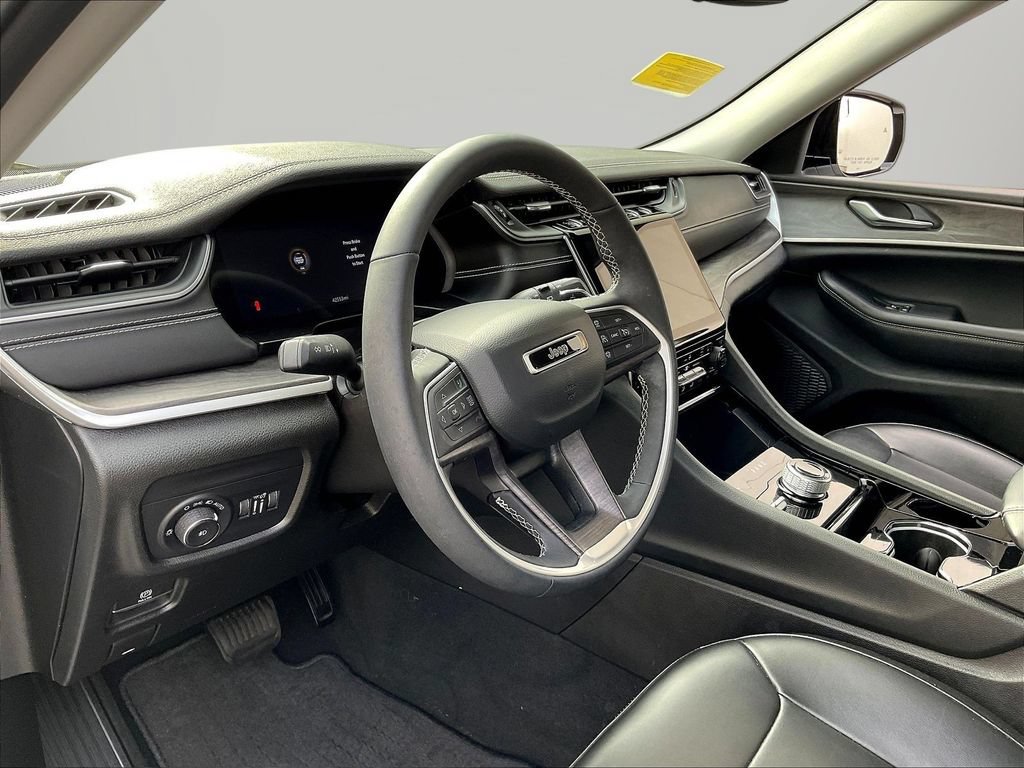 Used 2023 Jeep Grand Cherokee Limited AWD/4WD image 18