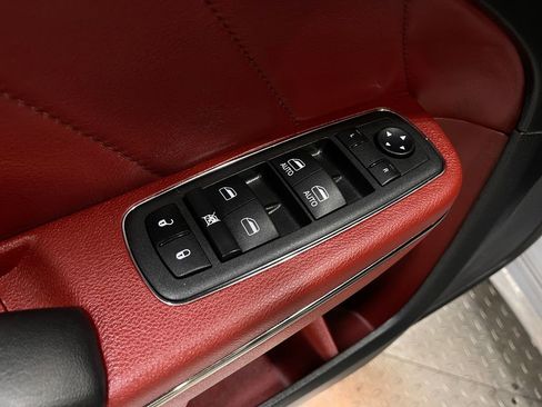 Used 2022 Dodge Charger SRT Hellcat w/ Harman/Kardon Audio Group image 15