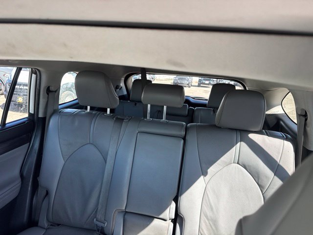 Used 2021 Toyota Highlander Limited FWD image 10