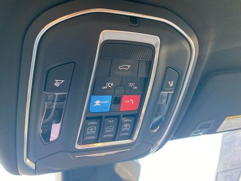 New 2025 Jeep Grand Cherokee L Limited image 24