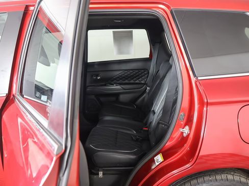 Used 2022 Mitsubishi Outlander GT image 31