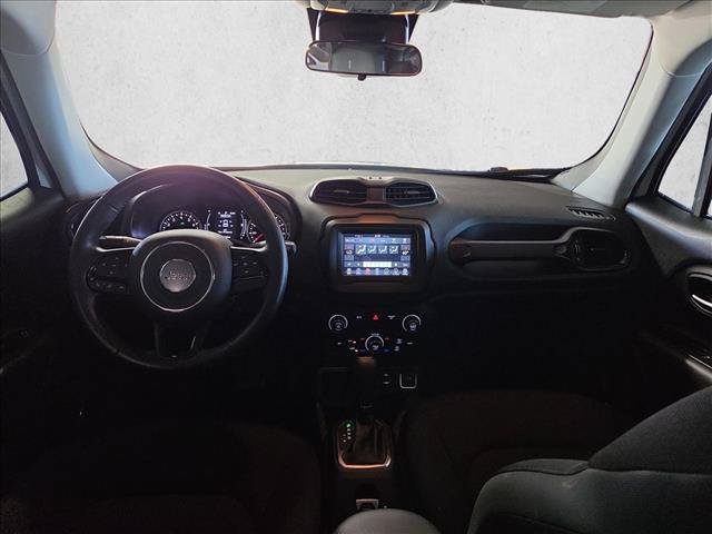 Used 2020 Jeep Renegade Altitude FWD image 16