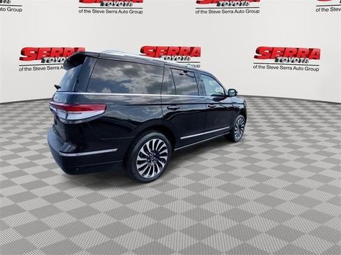 Used 2022 Lincoln Navigator Black Label image 9