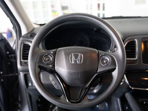 Used 2018 Honda HR-V EX image 12