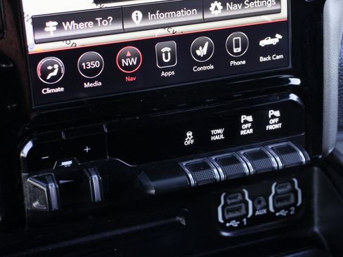 Used 2019 RAM 1500 Laramie image 33