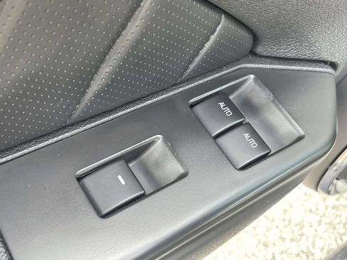 Used 2010 Ford Mustang GT RWD image 12
