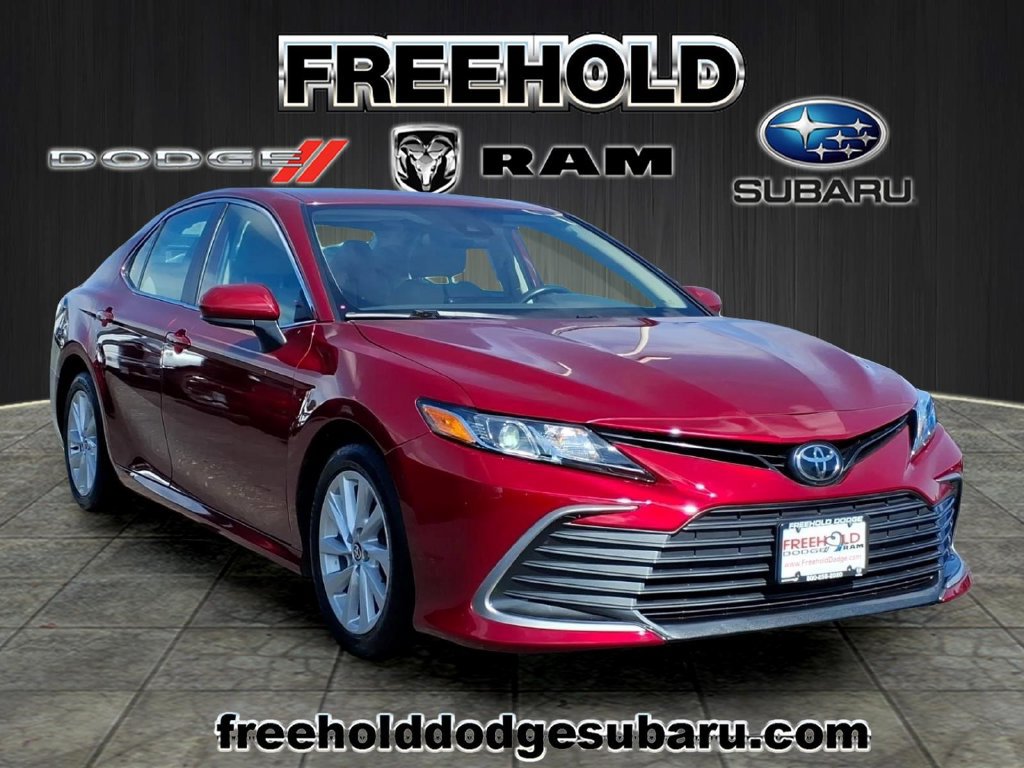 Used 2022 Toyota Camry LE FWD image 1