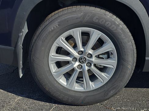 Certified 2024 Toyota Grand Highlander XLE image 6