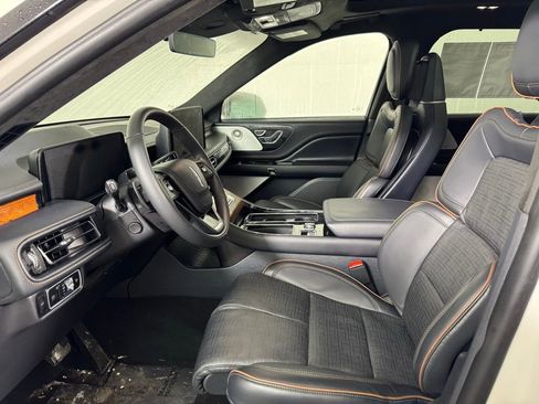 Certified 2025 Lincoln Aviator Black Label image 20