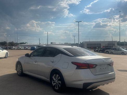 Used 2020 Nissan Altima 2.5 S FWD image 17