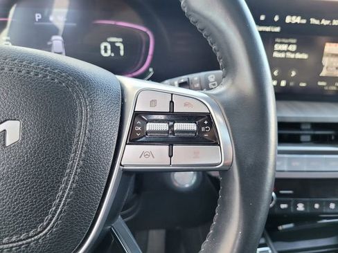 Certified 2024 Kia Telluride EX w/ EX Captain's Chair Package FWD image 25