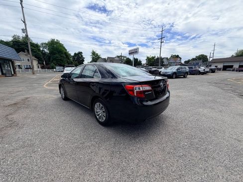 Used 2014 Toyota Camry LE FWD image 30