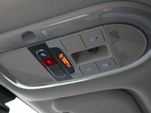 Used 2025 Hyundai Ioniq 5 Limited image 25