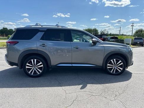 Used 2024 Nissan Pathfinder Platinum w/ Lighting Package (N92) AWD/4WD image 6