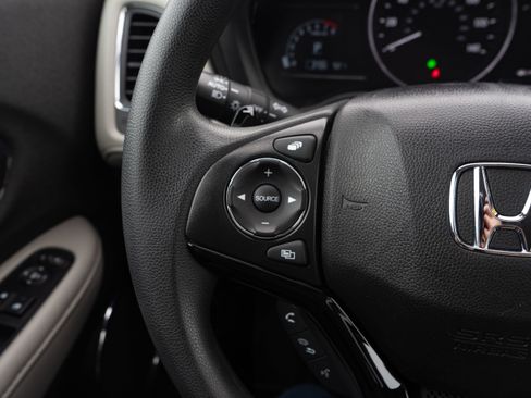 Used 2020 Honda HR-V EX image 16