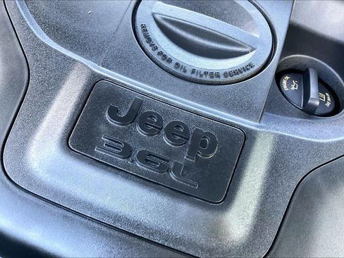 Used 2022 Jeep Grand Cherokee L Limited AWD/4WD image 35
