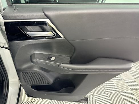 Used 2022 Mitsubishi Outlander SE image 27