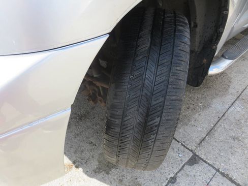 Used 2010 Toyota Tundra Limited image 29