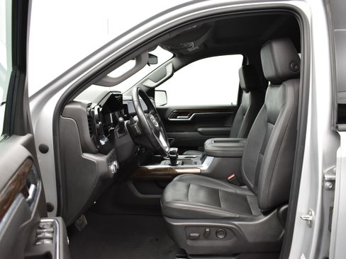 Used 2022 GMC Sierra 1500 Elevation w/ Elevation Premium Package image 8