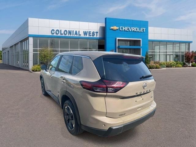 Used 2025 Nissan Rogue SV AWD/4WD image 5