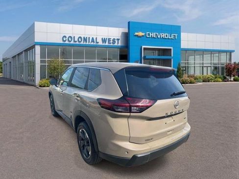 Used 2025 Nissan Rogue SV AWD/4WD image 5