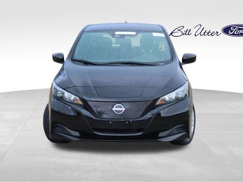 Used 2025 Nissan Leaf S FWD image 2