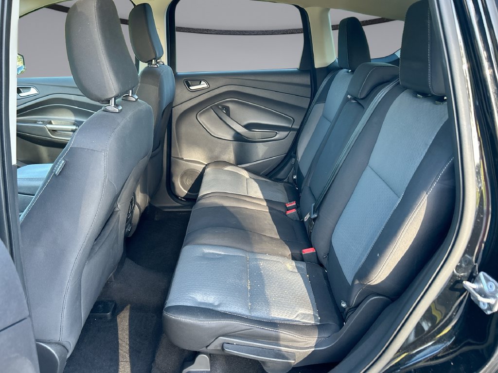 Used 2018 Ford Escape SE w/ Ford Safe & Smart Package FWD image 28