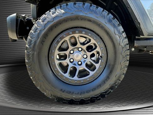 Used 2024 Jeep Wrangler Unlimited Rubicon 4xe w/ Technology Group AWD/4WD image 25