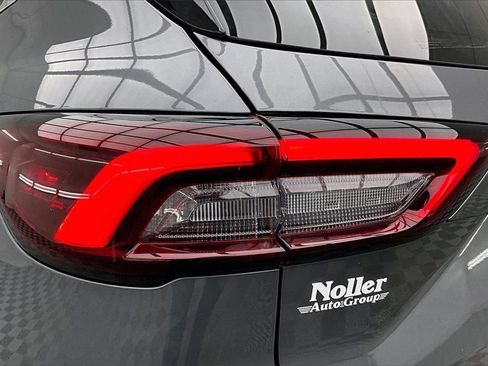 Used 2025 Ford Escape SE w/ PHEV Premium Package image 30