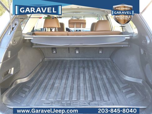 Used 2017 Subaru Outback 3.6R Touring image 19