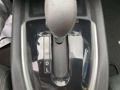 Used 2015 Nissan Rogue SV w/ SV Premium Package AWD/4WD image 19