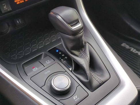 Used 2019 Toyota RAV4 XSE image 16