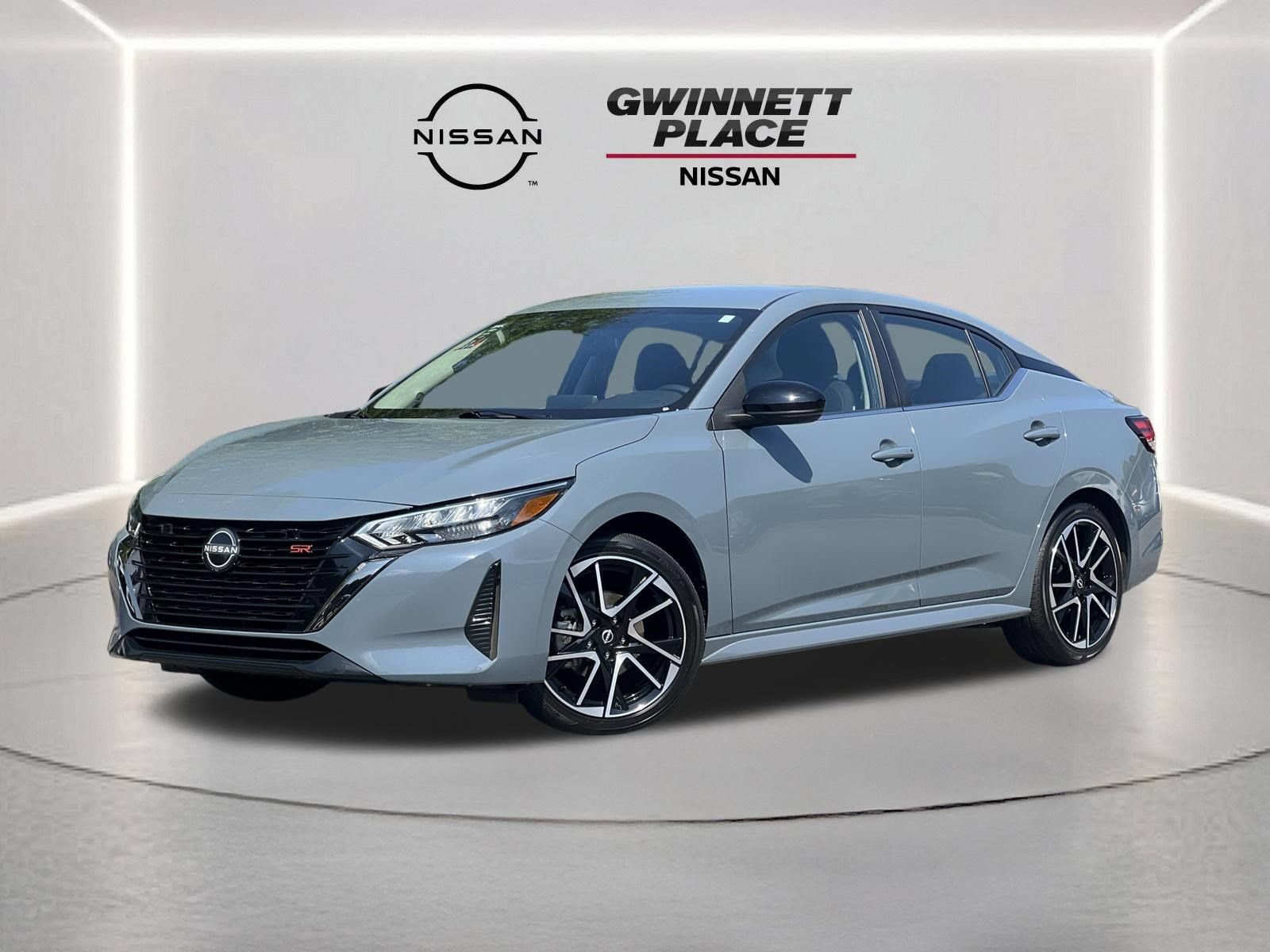 Used 2025 Nissan Sentra SR FWD image 1