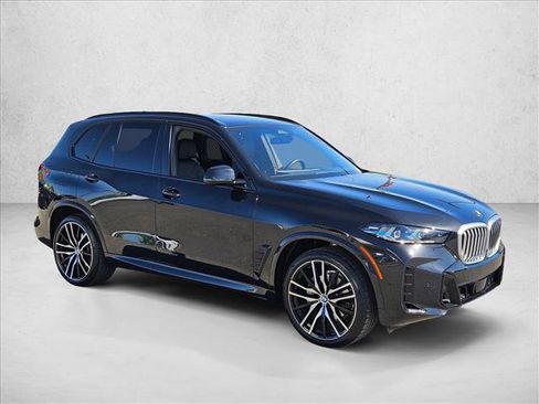 Used 2026 BMW X5 xDrive40i w/ M Sport Package image 3