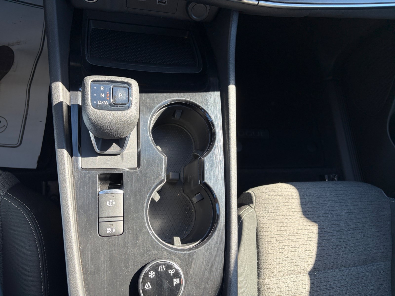 Used 2022 Nissan Rogue SV AWD/4WD image 15