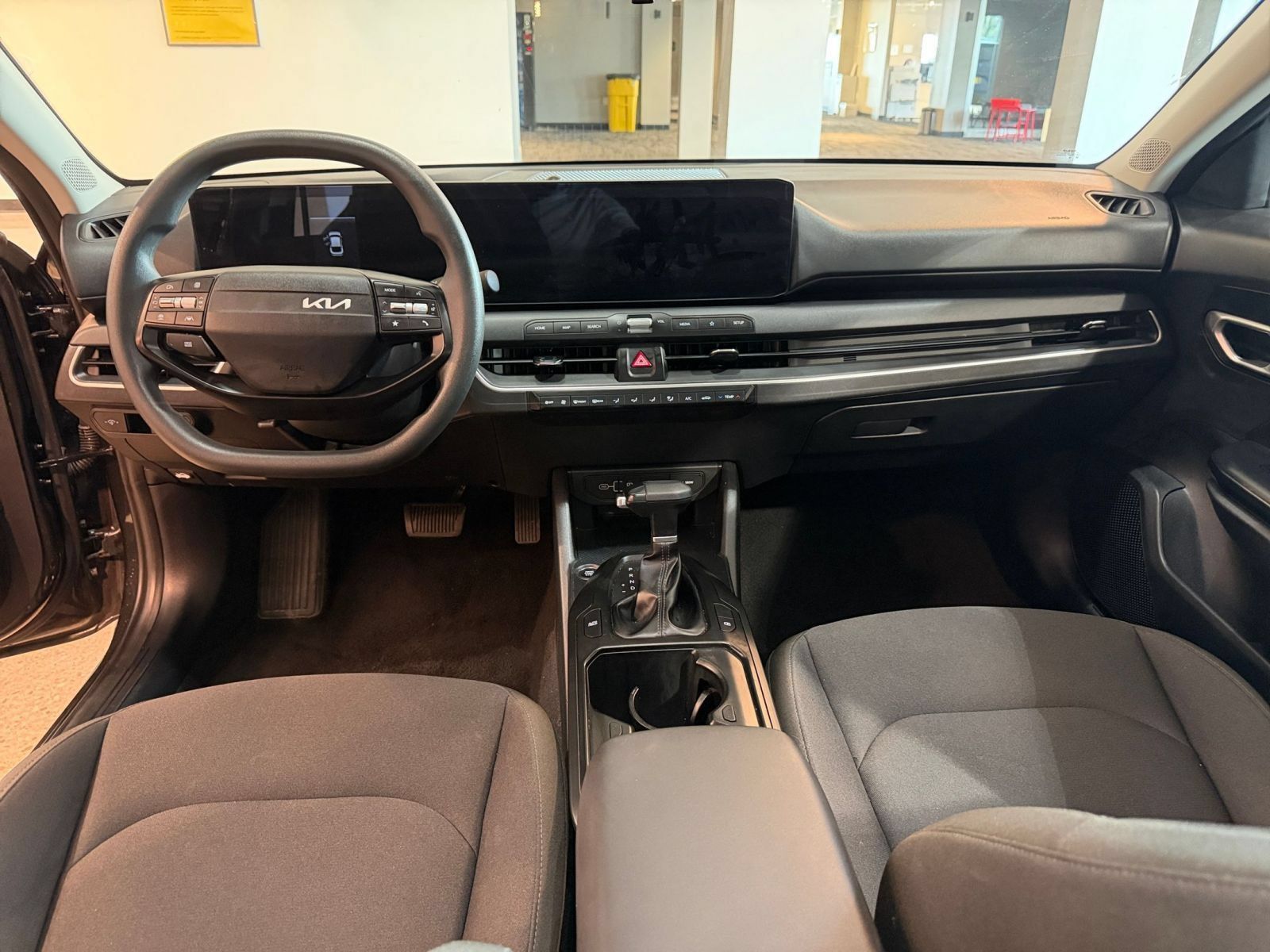 Used 2026 Kia K4 FWD image 32