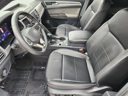 Used 2022 Volkswagen Atlas Cross Sport SE FWD image 15