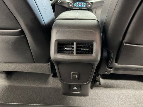 Used 2023 GMC Terrain SLT AWD/4WD image 29