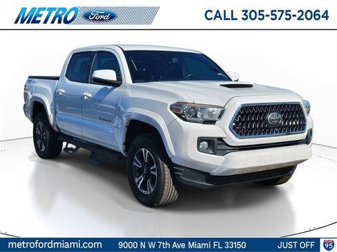 Used 2018 Toyota Tacoma SR5 image 1