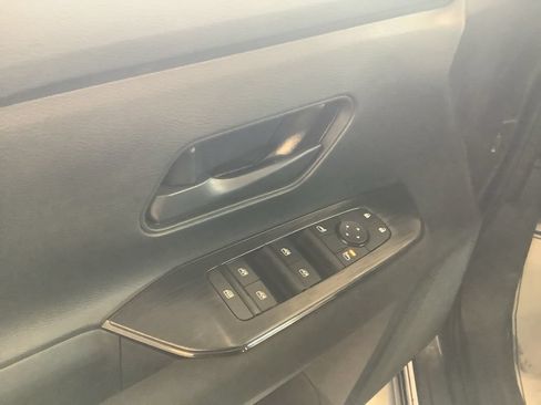 Used 2025 Nissan Kicks S AWD/4WD image 22