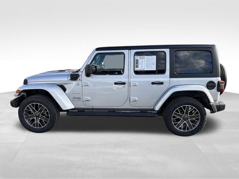 Certified 2023 Jeep Wrangler Unlimited Sahara w/ Cold Weather Group image 8