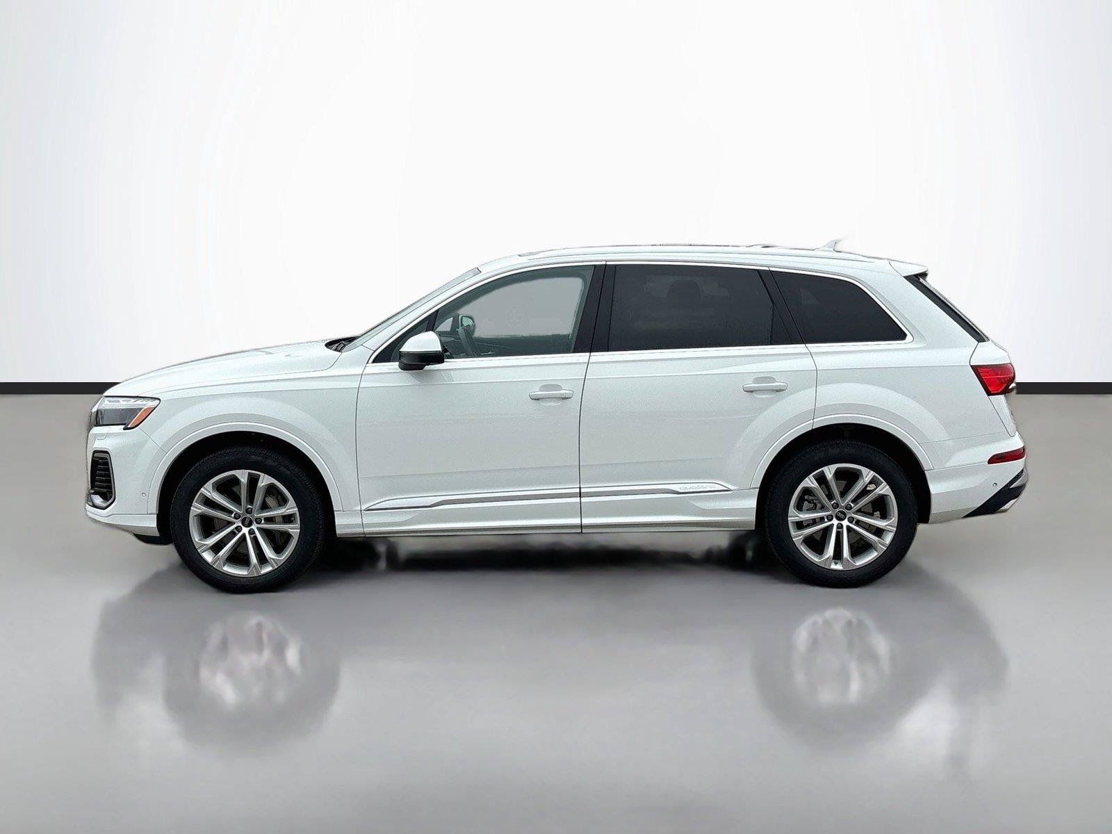 Used 2025 Audi Q7 3.0T Premium Plus AWD/4WD image 8