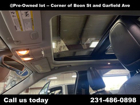 Used 2019 Jeep Cherokee Limited AWD/4WD image 13