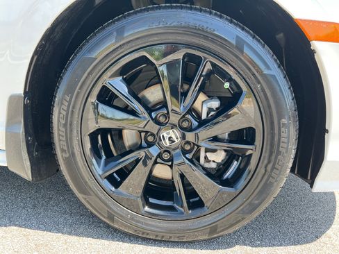 Used 2024 Honda Odyssey Sport image 16