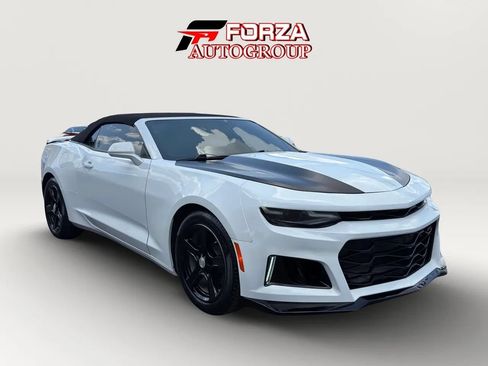 Used 2023 Chevrolet Camaro LT RWD image 4